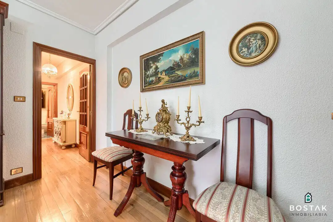 Dining room of Flat for sale in Bilbao   with Heating, Furnished and Balcony