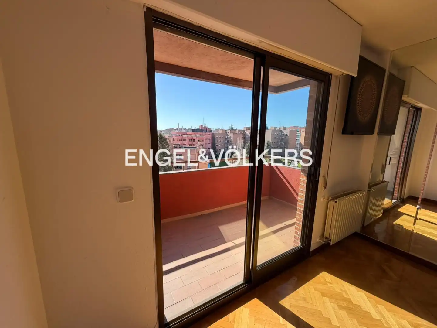 Ático de alquiler en Calle de Luis Rodríguez Ontiveros, Ensanche