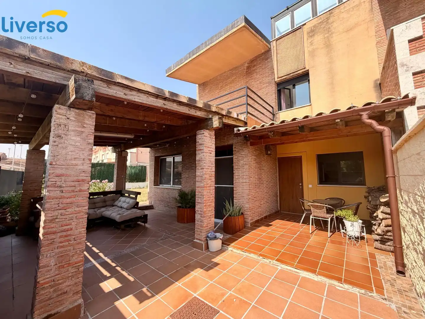 Terrassa de Casa adosada en venda en Alfoz de Quintanadueñas amb Calefacció, Terrassa i Traster