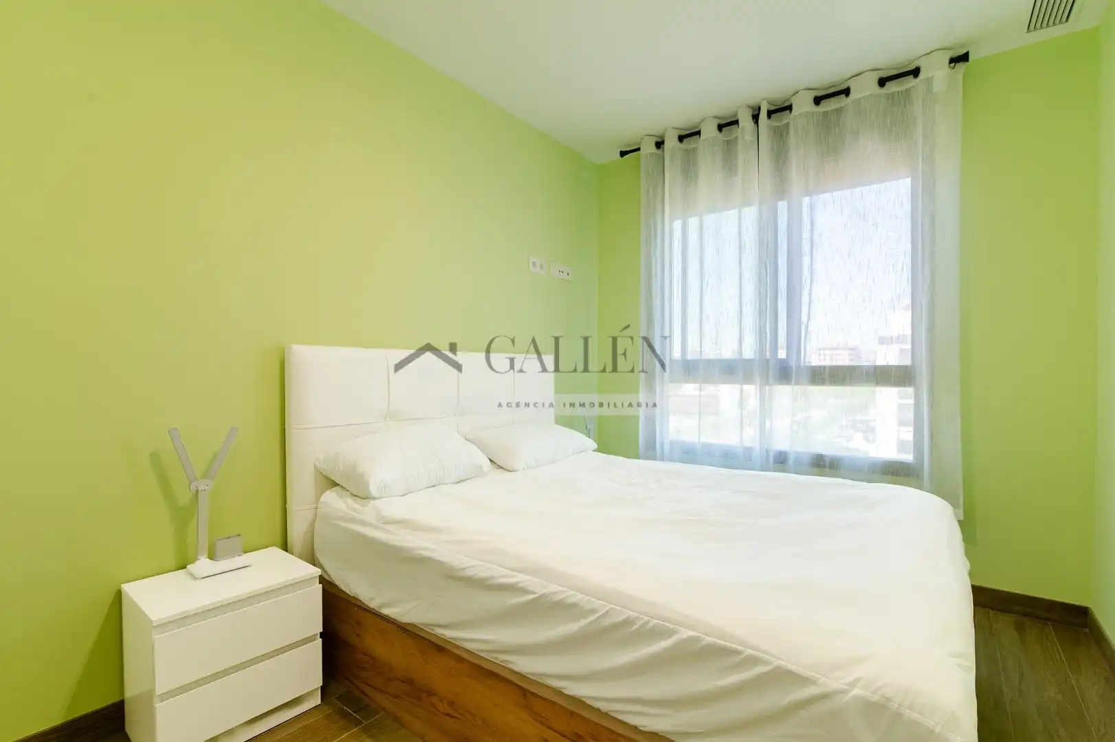Habitación de Piso en venta en Castellón de la Plana / Castelló de la Plana con Aire acondicionado, Terraza y Trastero