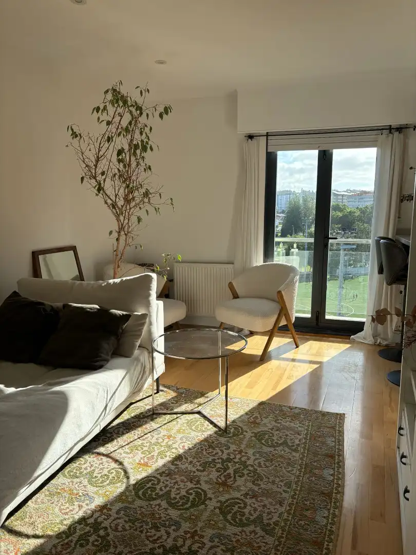Sala d'estar de Apartament de lloguer en A Coruña Capital  amb Calefacció, Traster i Forn