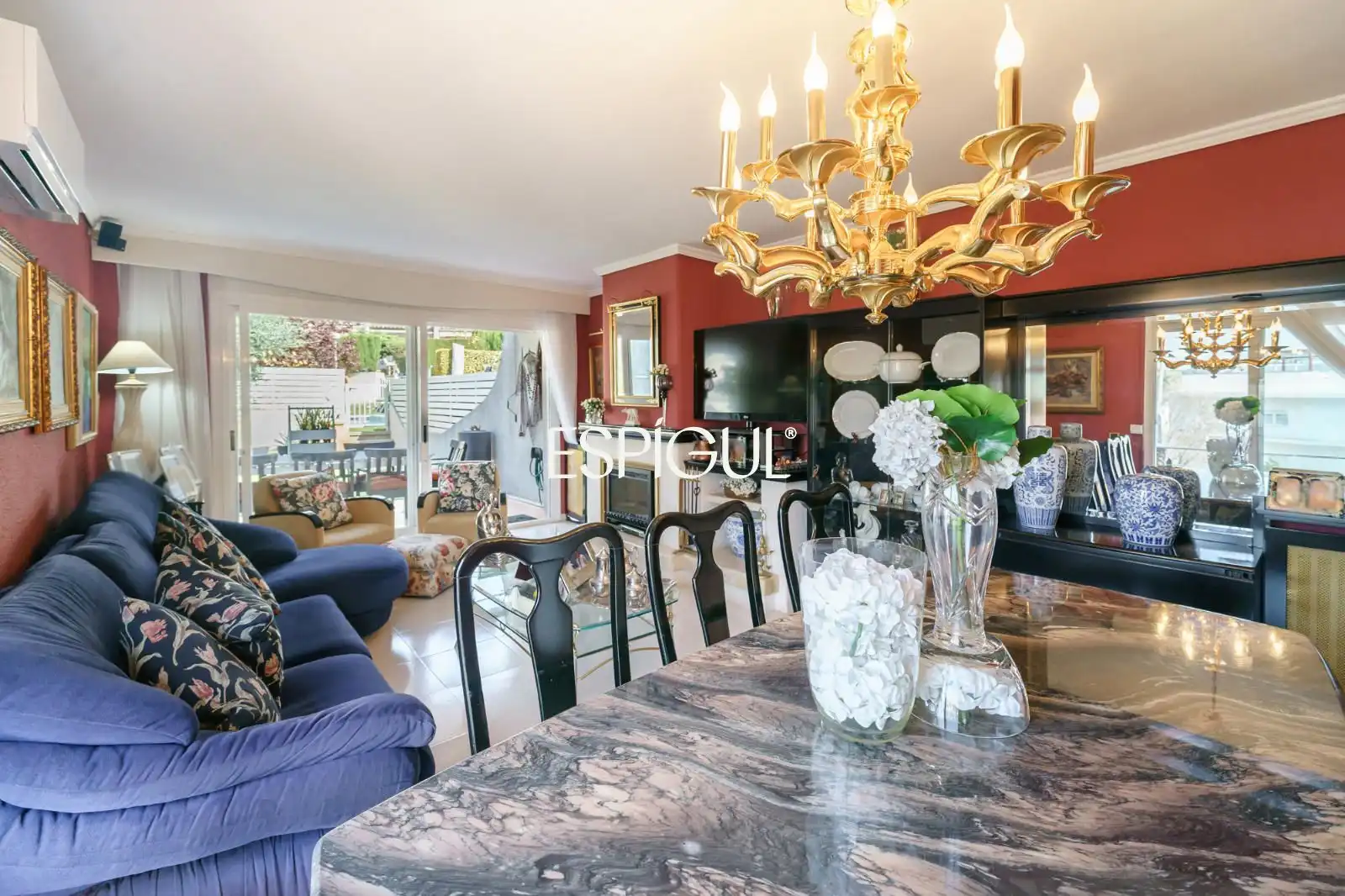 Comedor de Casa adosada en venta en Tiana con Aire acondicionado, Calefacción y Jardín privado