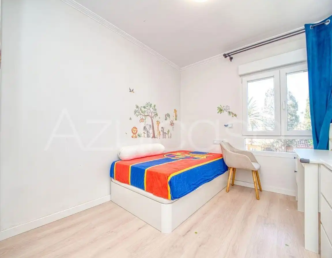 Dormitori de Casa o xalet en venda en Sant Joan d'Alacant amb Aire condicionat, Calefacció i Jardí privat