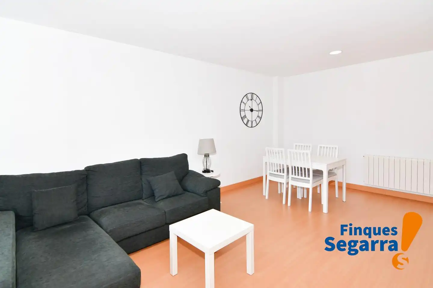 Sala d'estar de Pis en venda en El Vendrell amb Calefacció, Terrassa i Piscina comunitària