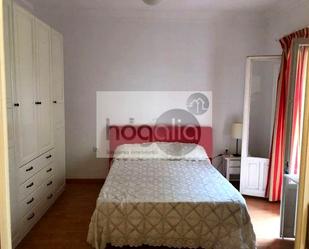 Dormitori de Pis de lloguer en  Sevilla Capital amb Aire condicionat, Terrassa i Moblat