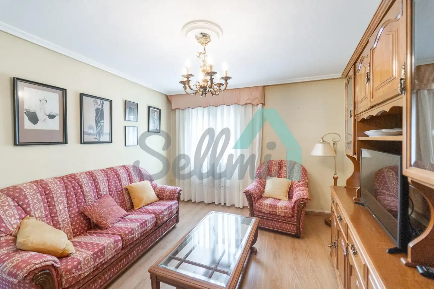 Sala de estar de Planta baja en venta en Aller con Calefacción, Trastero y Amueblado