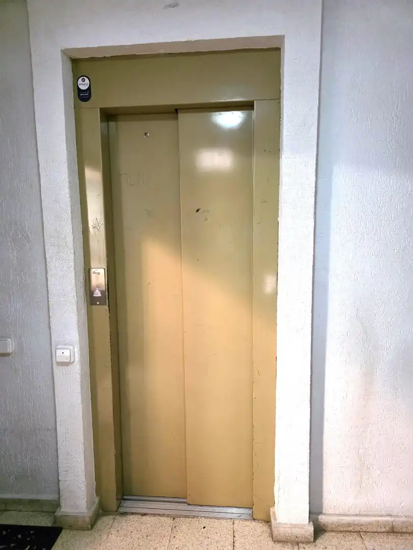 Flat with terrace for sale in Calle PINTOR PEDRO CAMACHO, imagen 2