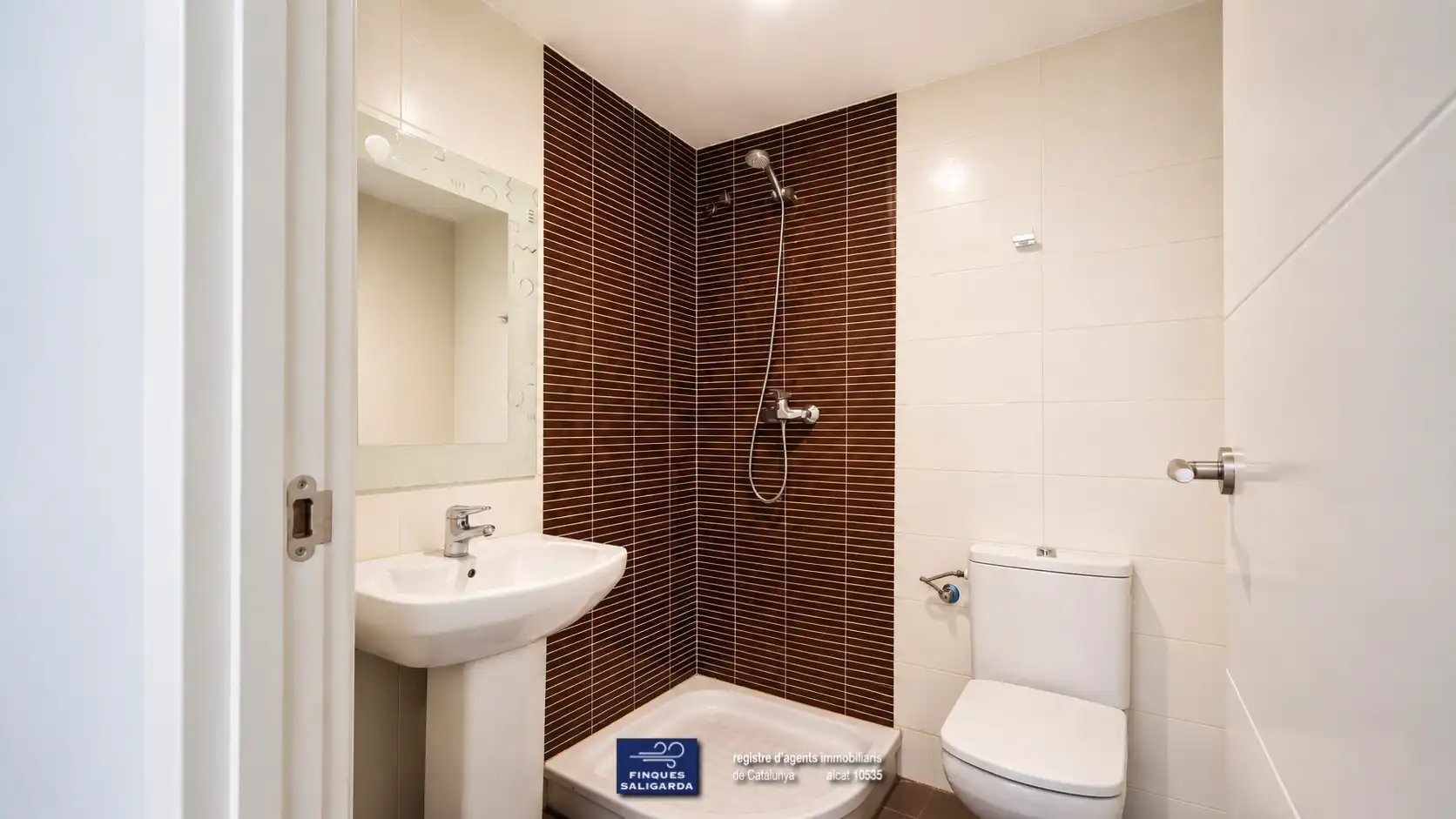 Badezimmer von Maisonette zum Verkauf in Santa Eulàlia de Ronçana mit Klimaanlage, Heizung und Terrasse