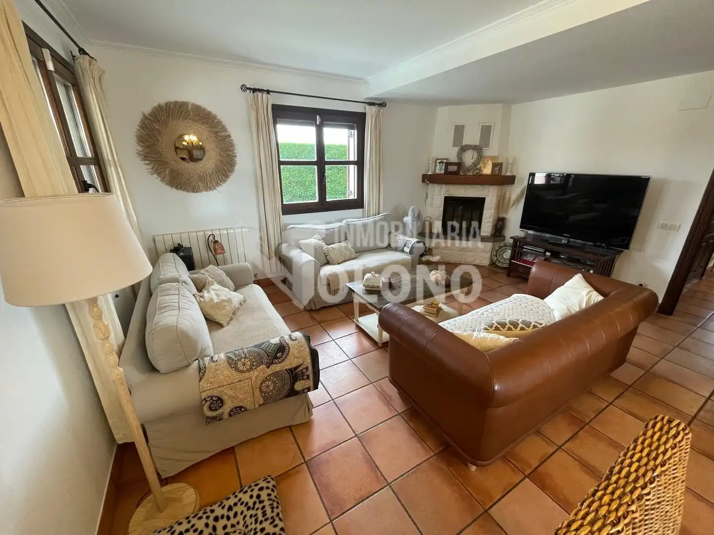 Sala de estar de Casa o chalet en venta en Cuzcurrita de Río Tirón con Calefacción, Jardín privado y Parquet