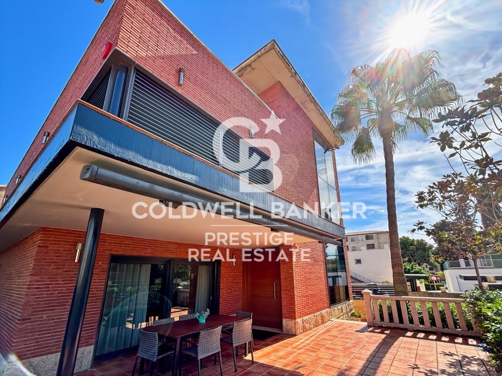 Exterior view of House or chalet for sale in Viladecans  with Terrace