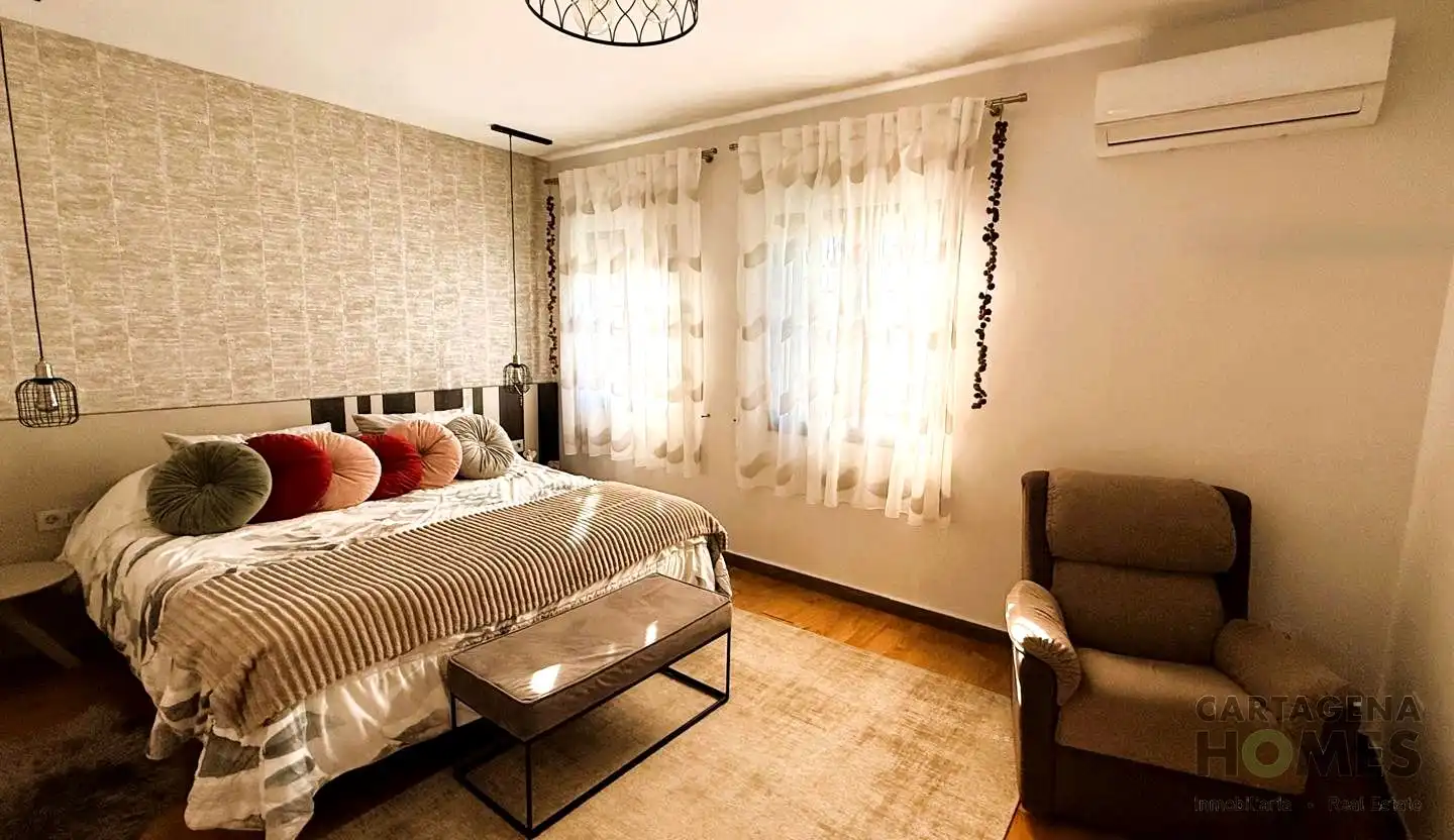 Habitación de Casa adosada en venta en Cartagena con Aire acondicionado, Jardín privado y Parquet