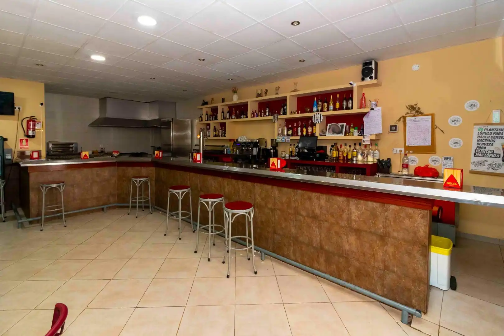 Local en venta en Badajoz con Aire acondicionado, Terraza y Amueblado