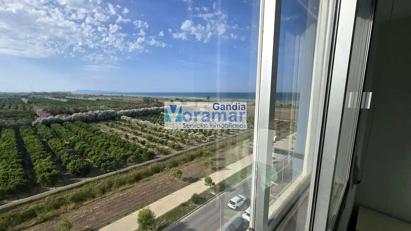 Dormitori de Apartament de lloguer en Gandia amb Terrassa, Moblat i Piscina comunitària