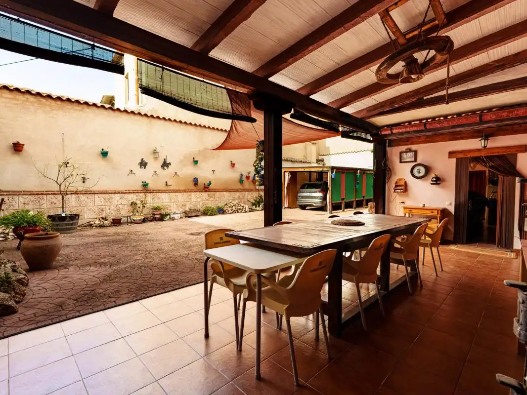 Casa o chalet en venta en C. Ramón y Cajal, Arenas de San Juan