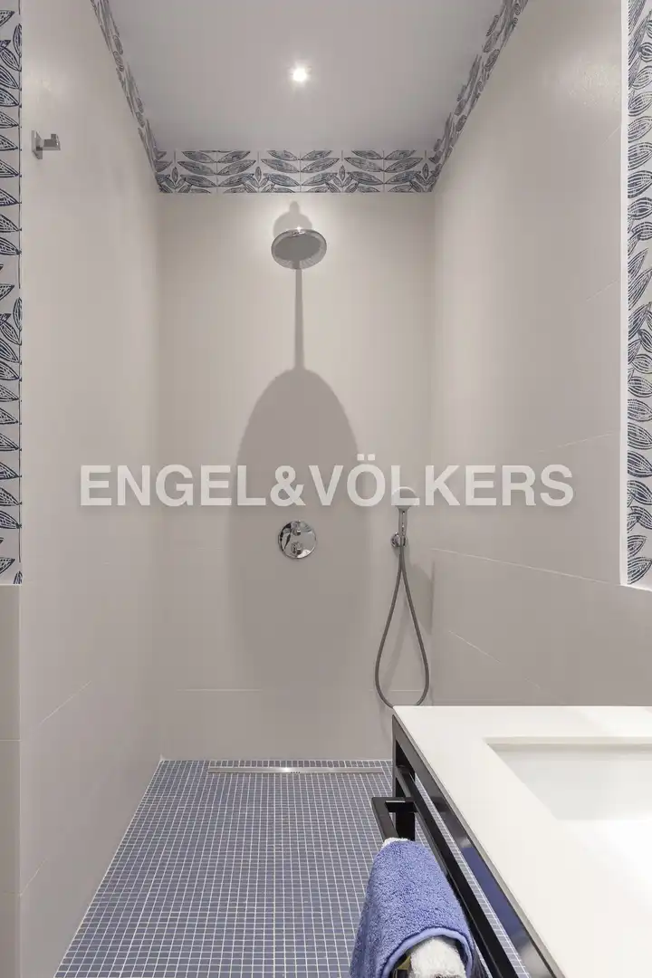 Bathroom of Flat for rent in Madrid  with Air Conditioner, Heating and Storage room