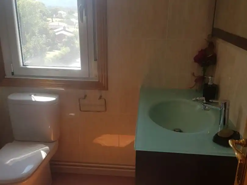 Bany de Pis en venda en Oza dos Ríos amb Calefacció, Parquet i Traster
