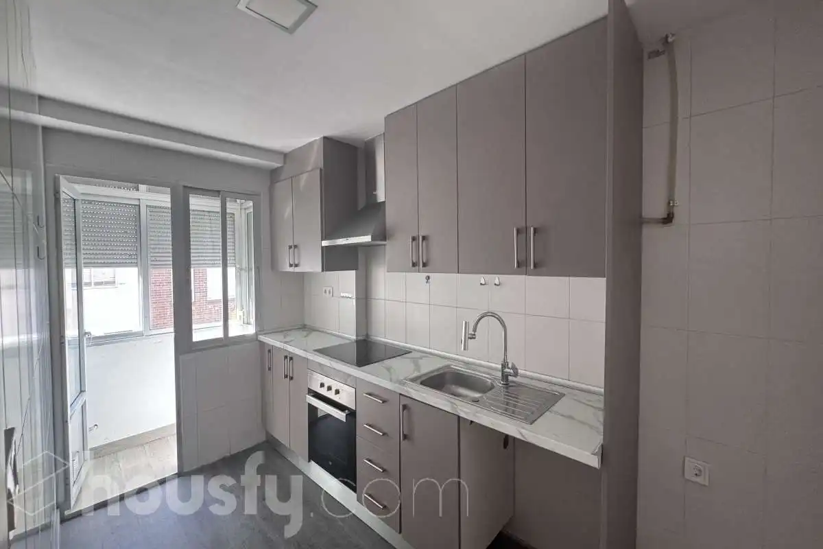 Wohnung zur Miete in Calle de Lugo, Barrio Torrero