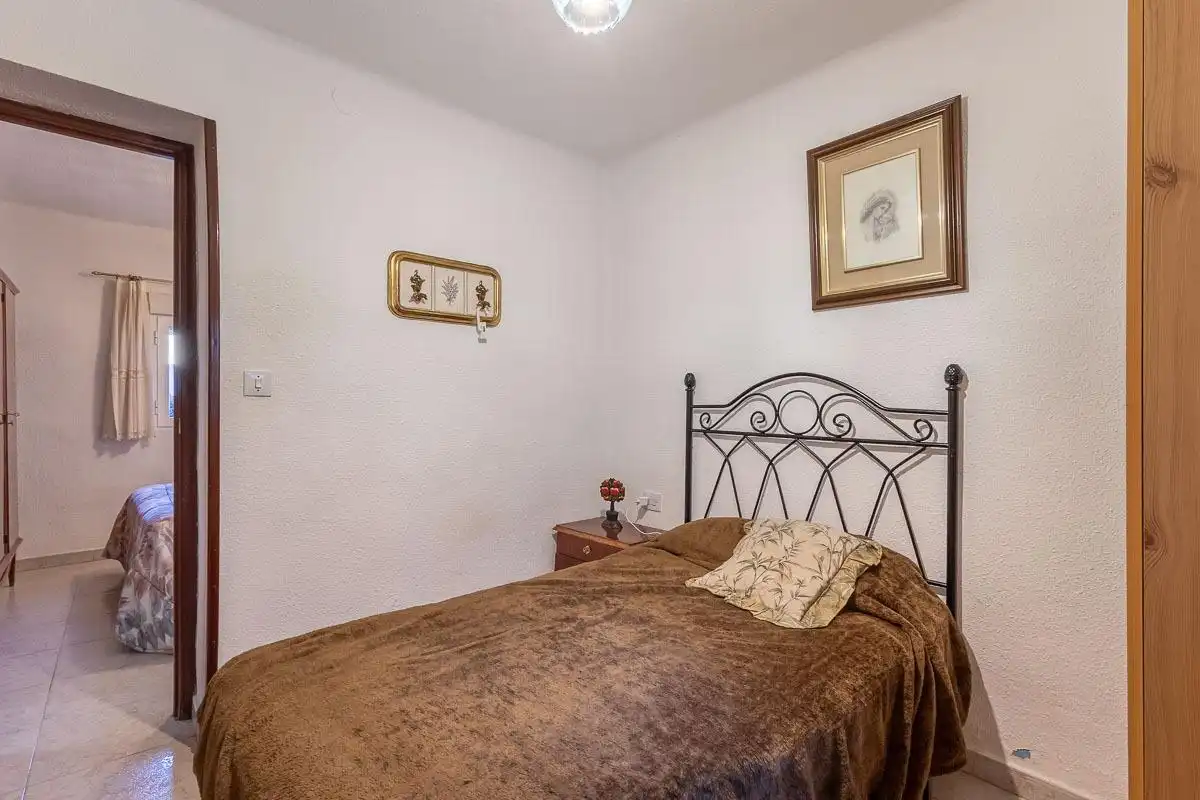 Bedroom of Flat for sale in Granada