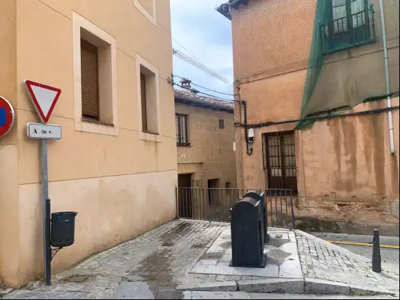 Vista exterior de Casa o xalet en venda en Segovia amb Jardí privat