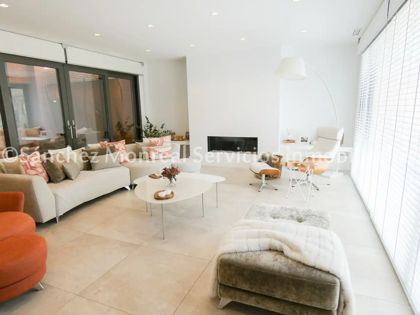 Sala de estar de Casa o chalet en venta en Alcázar de San Juan con Aire acondicionado, Calefacción y Jardín privado