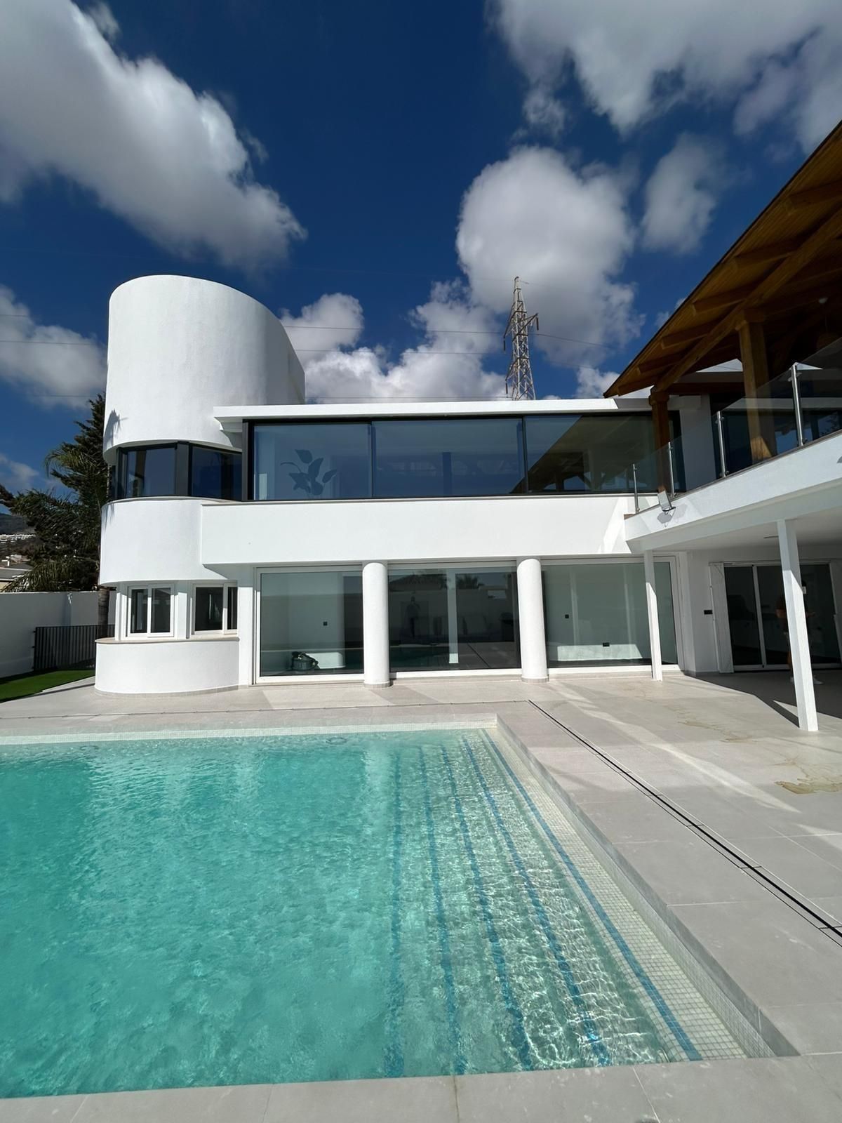 Exterior view of House or chalet for sale in Benalmádena  with Air Conditioner, Private garden and Terrace