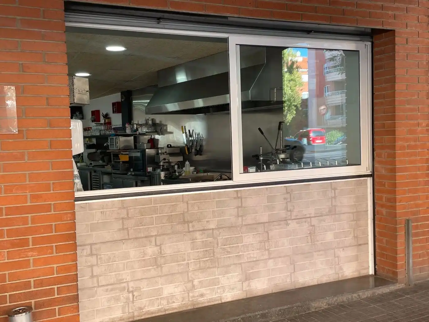 Local en venda en Santa Coloma de Cervelló amb Aire condicionat, Calefacció i Moblat