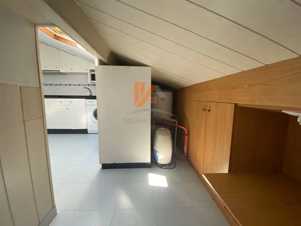Cuina de Apartament de lloguer en Santiago de Compostela  amb Calefacció i Moblat