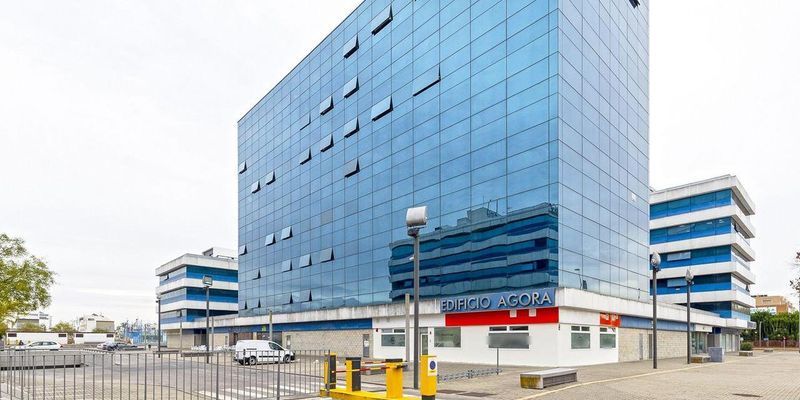 Vista exterior de Oficina en venda en  Sevilla Capital