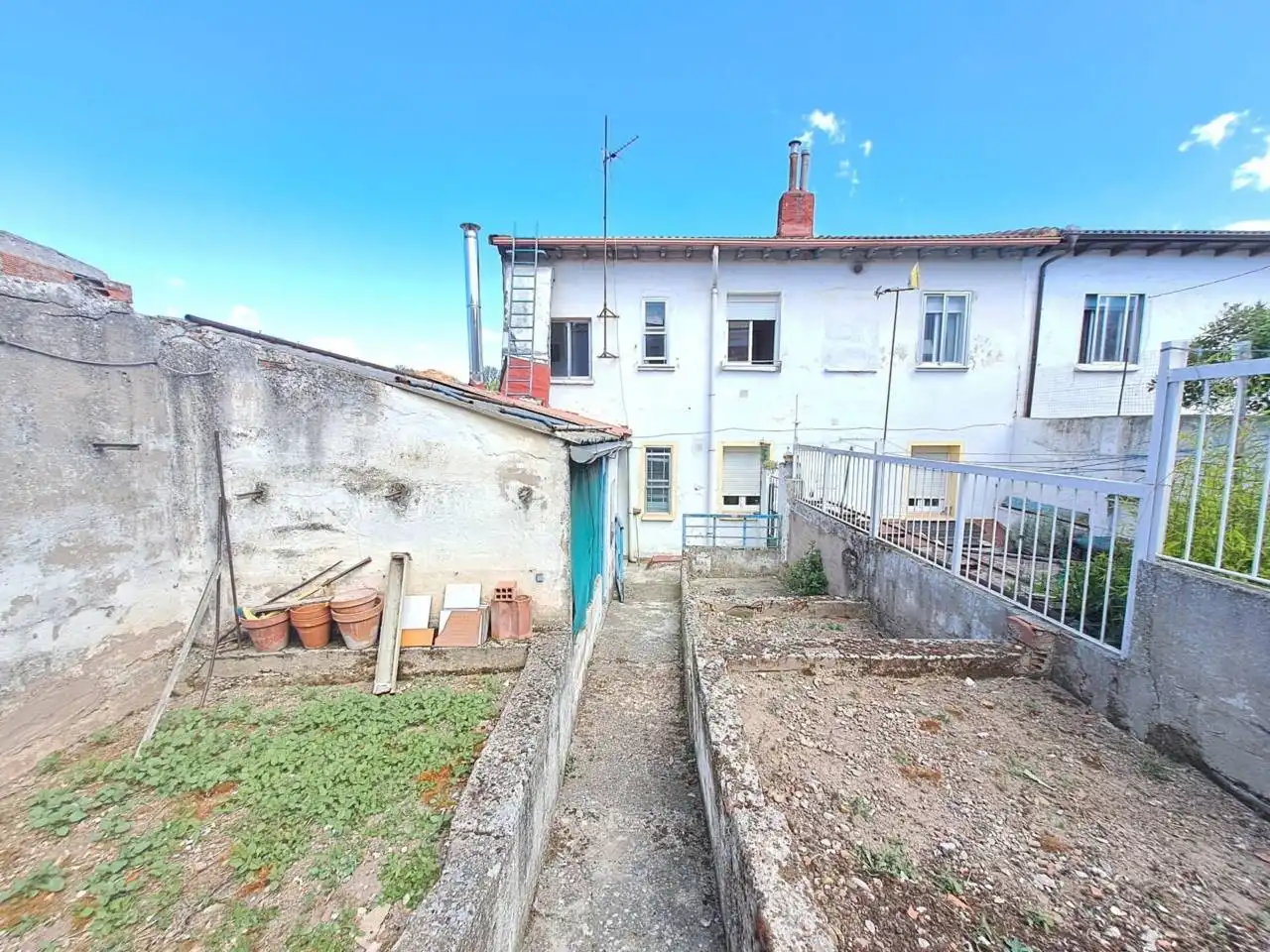 Vista exterior de Pis en venda en Burgos amb Calefacció, Jardí privat i Parquet
