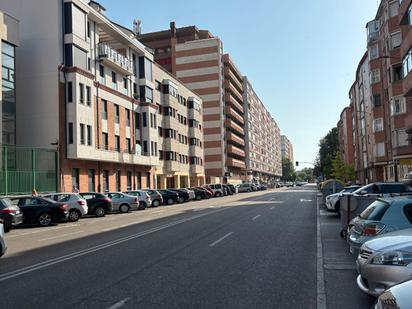 Exterior view of Flat for sale in Valladolid Capital  with Heating and Furnished