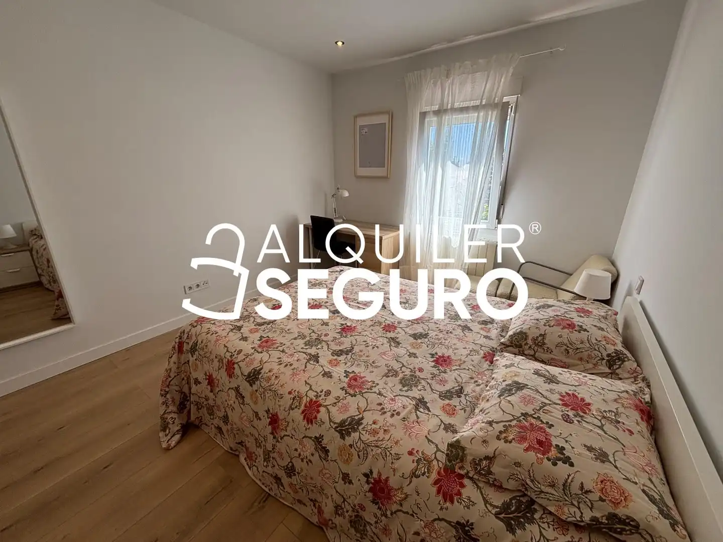 Schlafzimmer von Wohnung zur Miete in Madrid mit Klimaanlage, Heizung und Möbliert