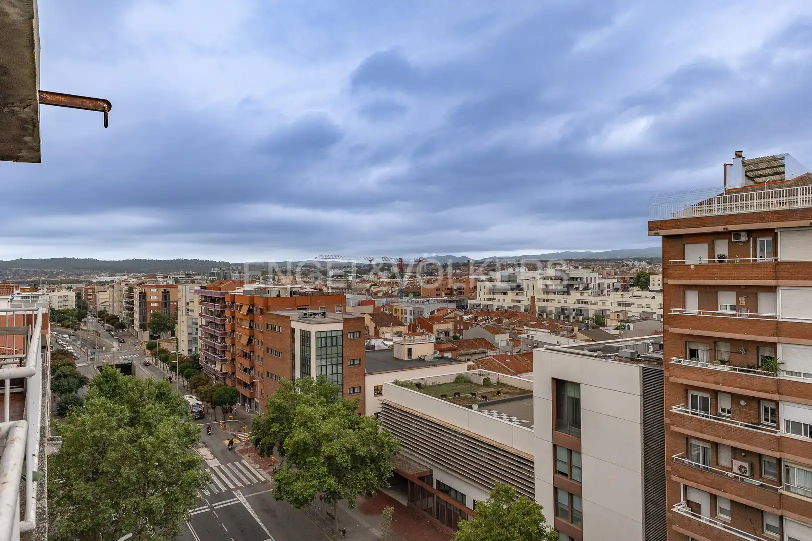 Vista exterior de Ático en venta en Sabadell con Calefacción, Terraza y Balcón