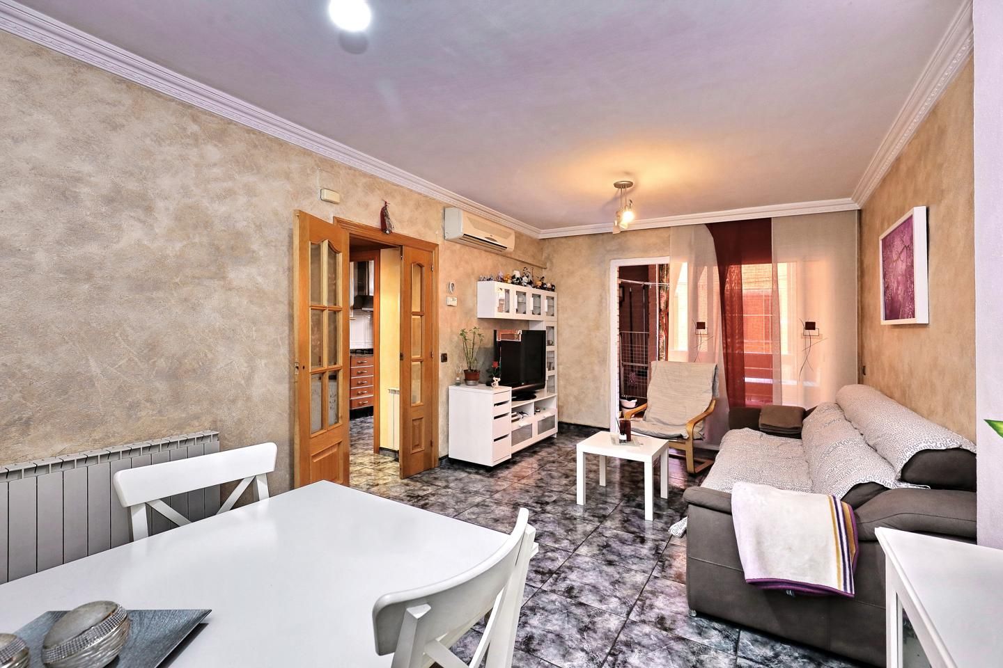 Bedroom of Flat for sale in  Barcelona Capital  with Air Conditioner