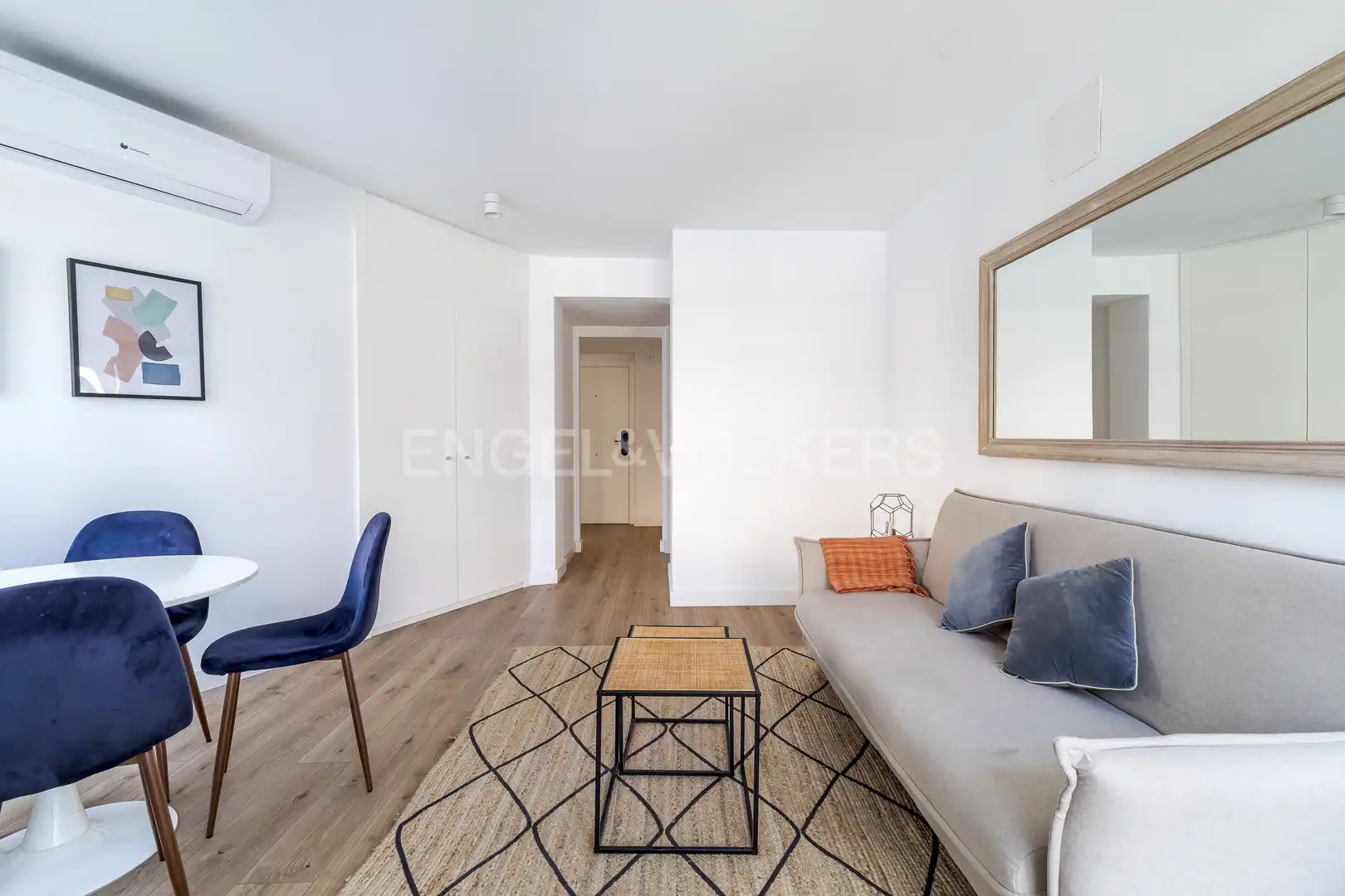 Sala d'estar de Planta baixa de lloguer en Madrid amb Aire condicionat, Calefacció i Moblat