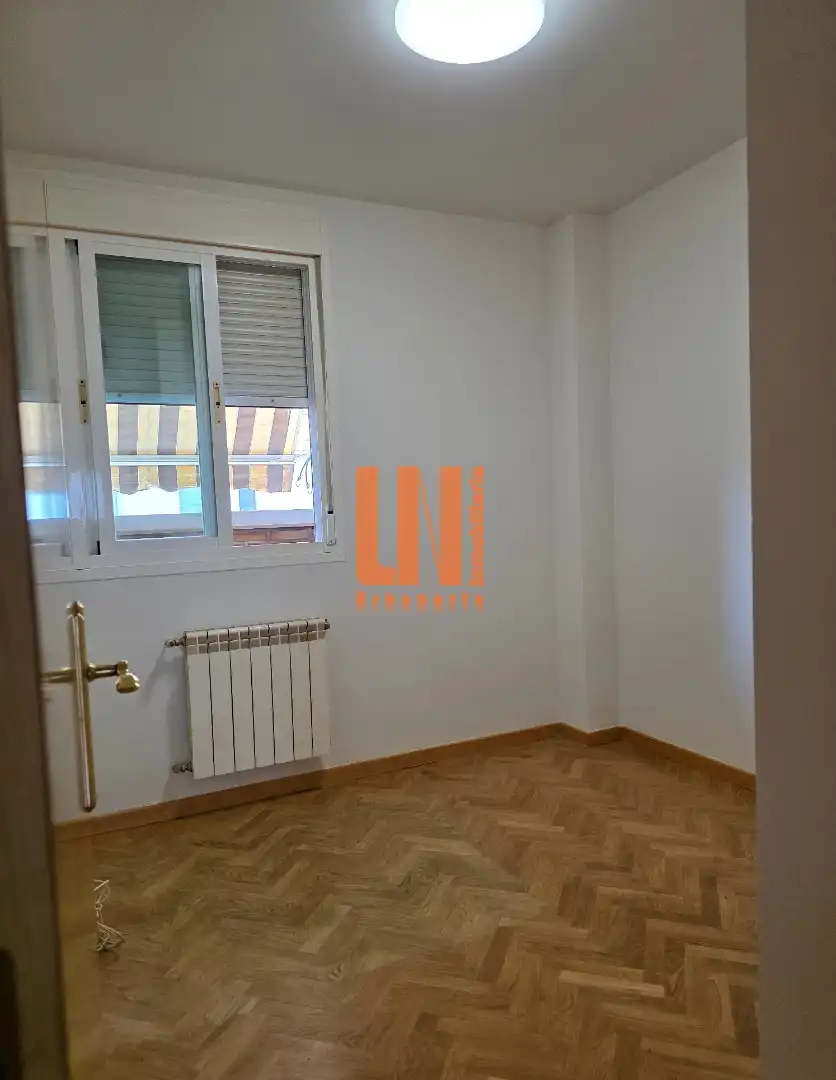 Bedroom of Flat for rent in Madrid  with Air Conditioner, Heating and Parquet flooring