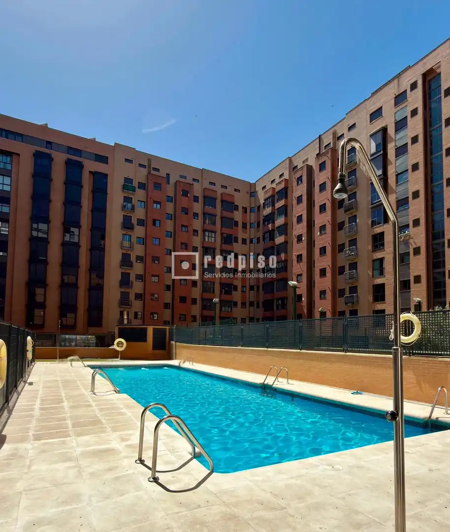 Duplex with pool for sale in de la Gran Vía del Sureste