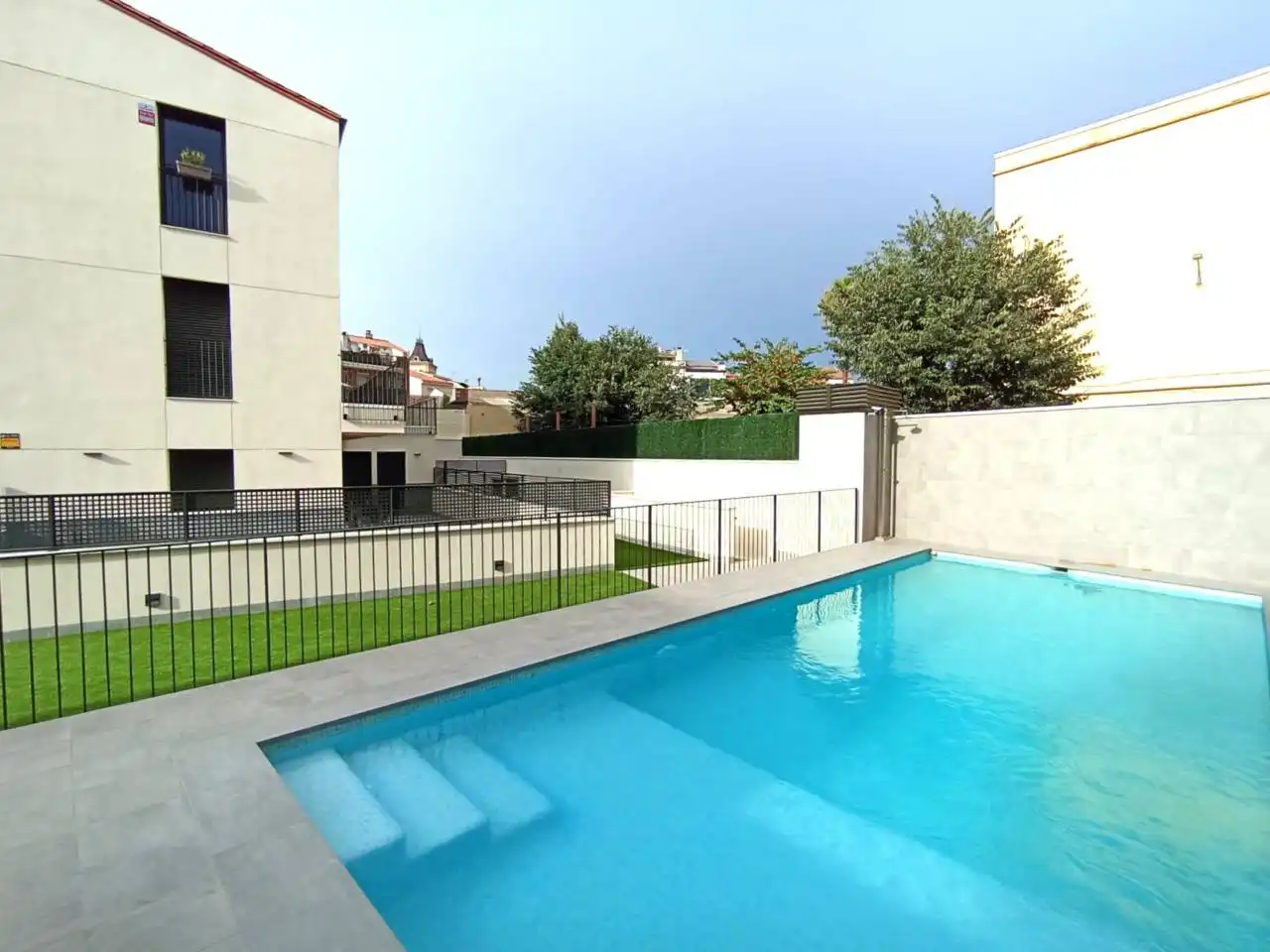 Piscina de Pis de lloguer en Rubí amb Aire condicionat, Parquet i Terrassa