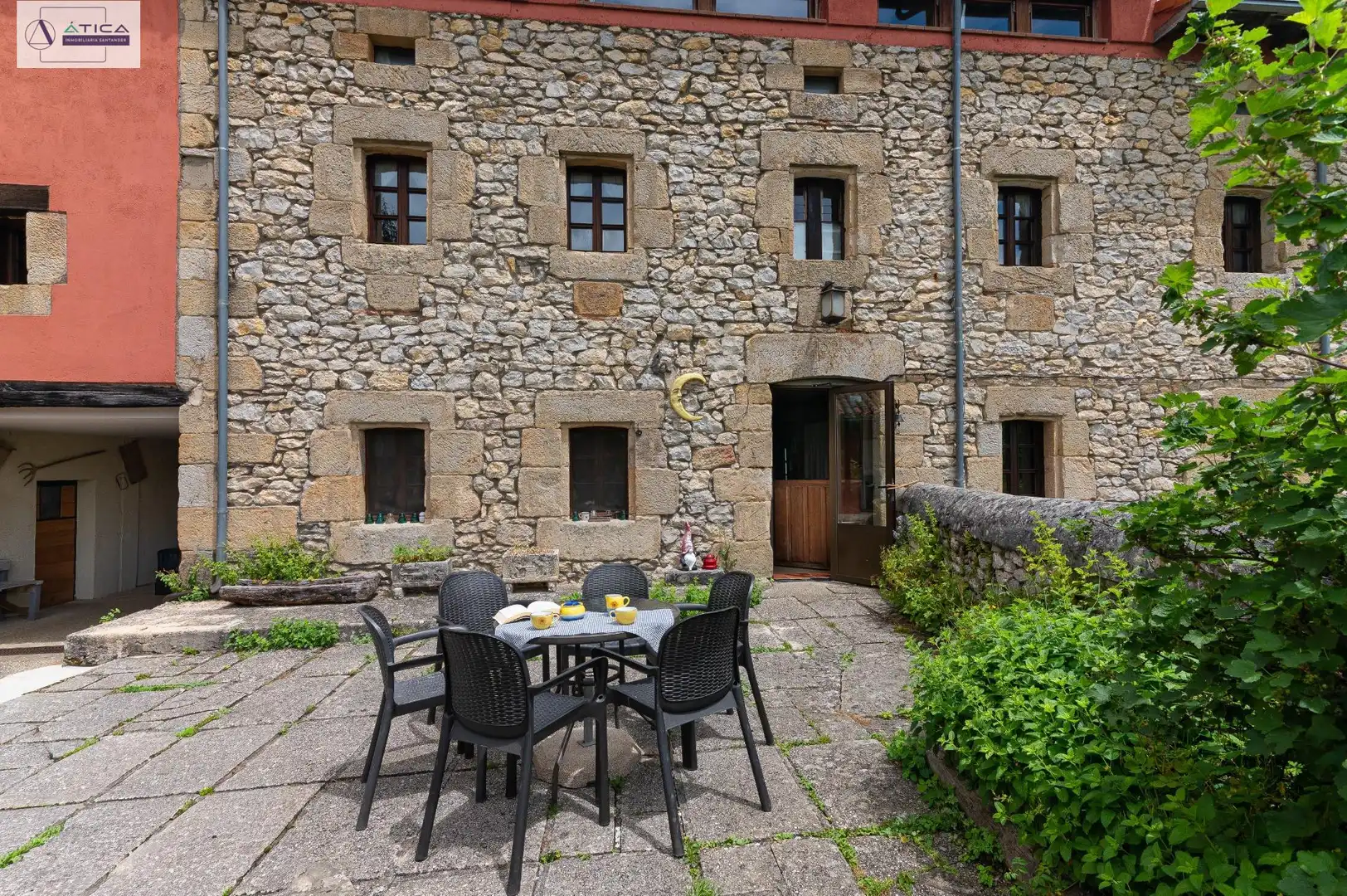 Terrassa de Edifici en venda en Valle de Valdebezana