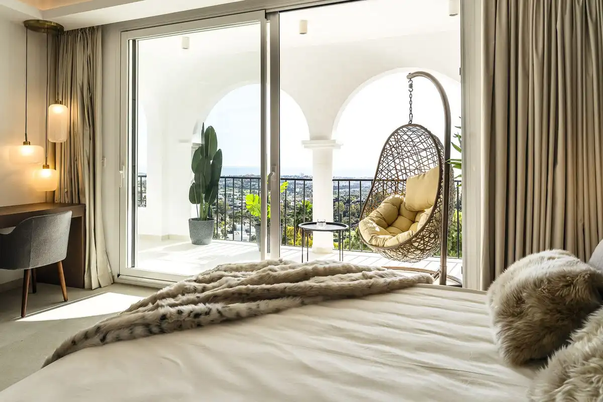 Dúplex con piscina en venta en Benahavís pueblo, imagen 4