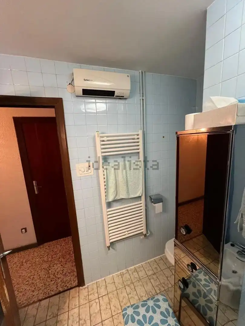 Bathroom of Flat for sale in Alcoy / Alcoi  with Air Conditioner, Heating and Storage room