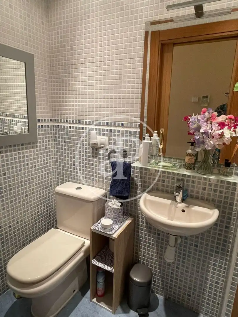 Baño de Piso de alquiler en Valencia con Aire acondicionado, Calefacción y Balcón