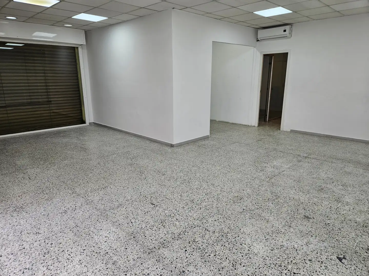 Business premises to rent in Carrer d'Ausiàs Marc, imagen 4