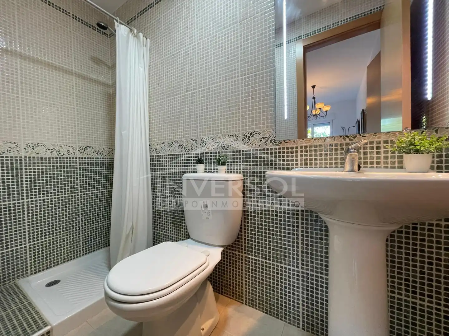 Baño de Piso en venta en El Ejido con Terraza, Amueblado y Horno