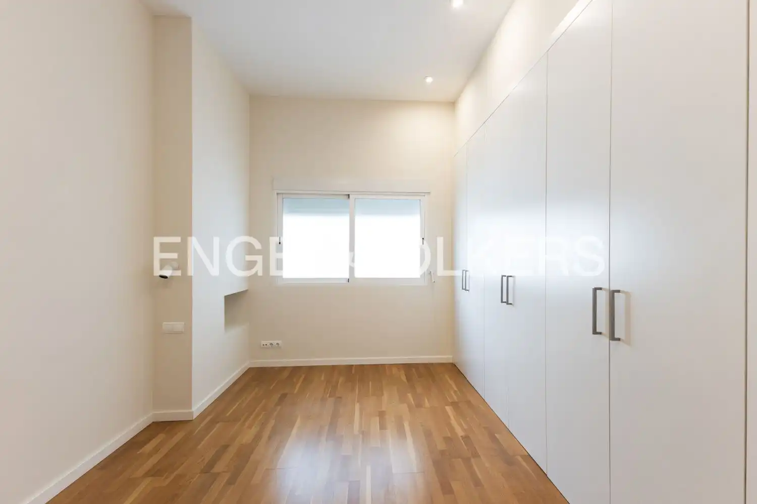 Habitación de Piso de alquiler en Valencia con Aire acondicionado, Calefacción y Parquet