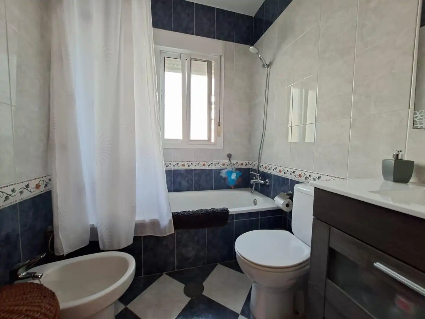 Bathroom of Houses for sale in Chiclana de la Frontera  with Private garden