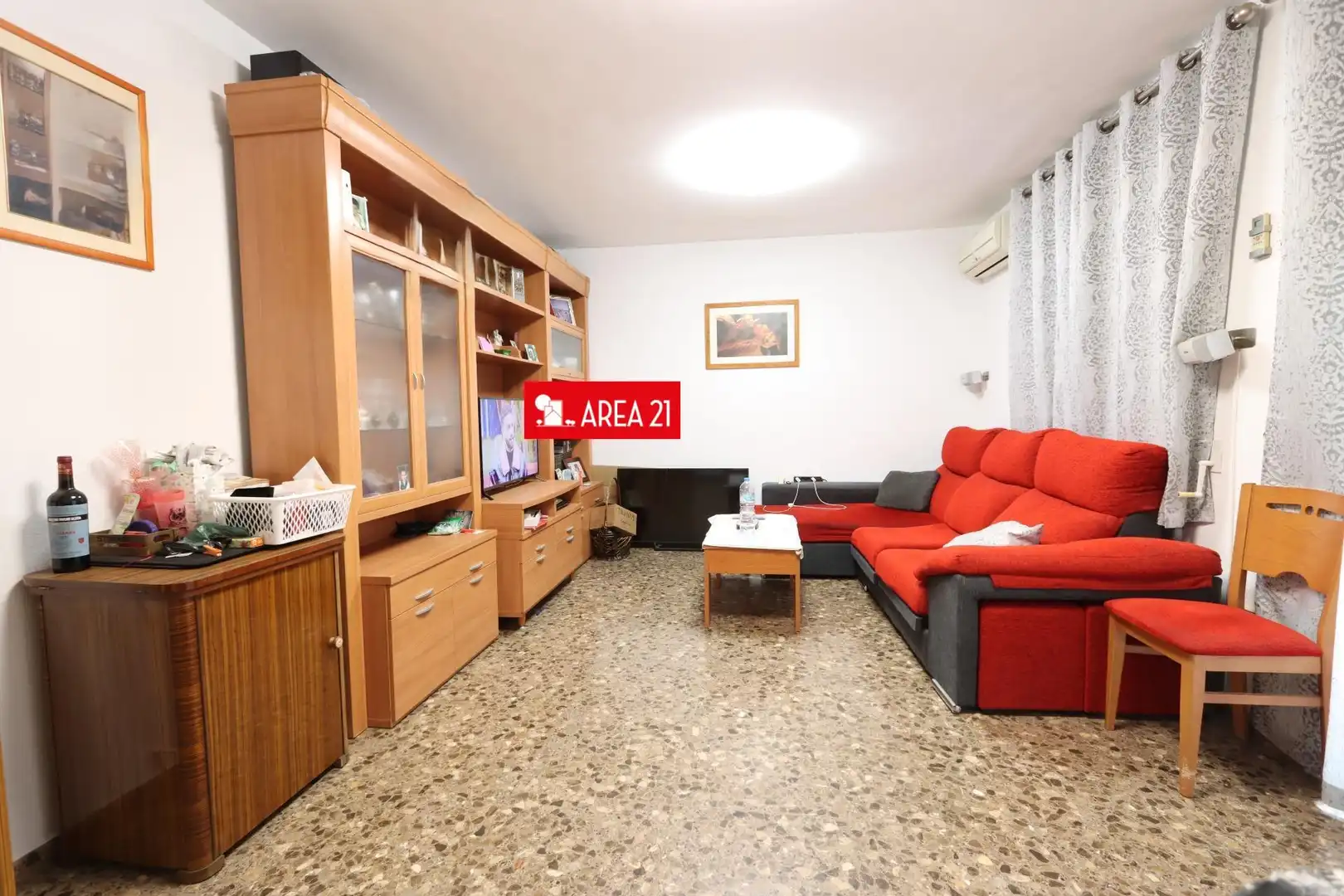 Sala de estar de Piso en venta en La Pobla de Vallbona con Aire acondicionado, Calefacción y Trastero