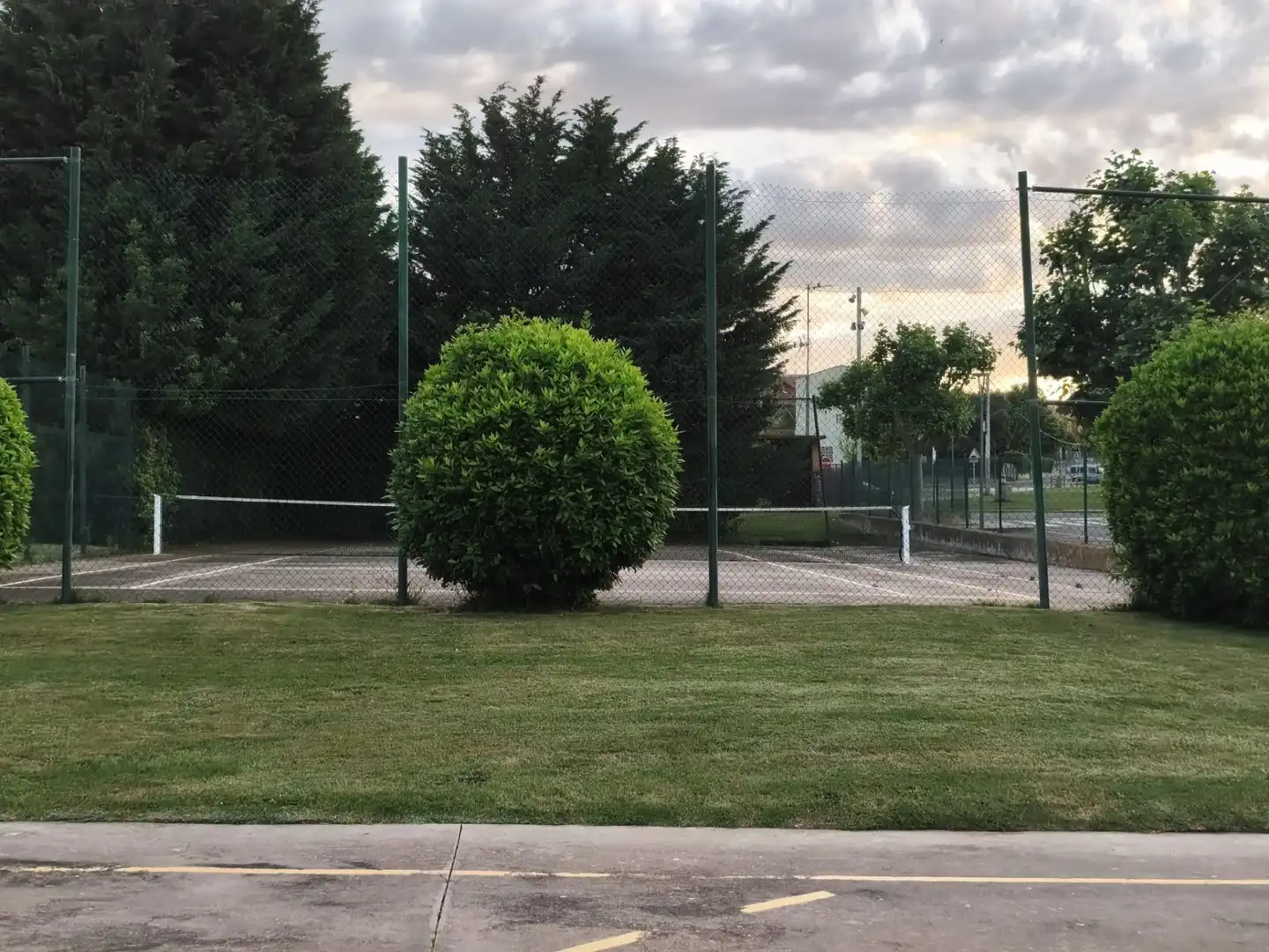 Aparcament de Casa o xalet en venda en Navarrete amb Calefacció, Jardí privat i Terrassa