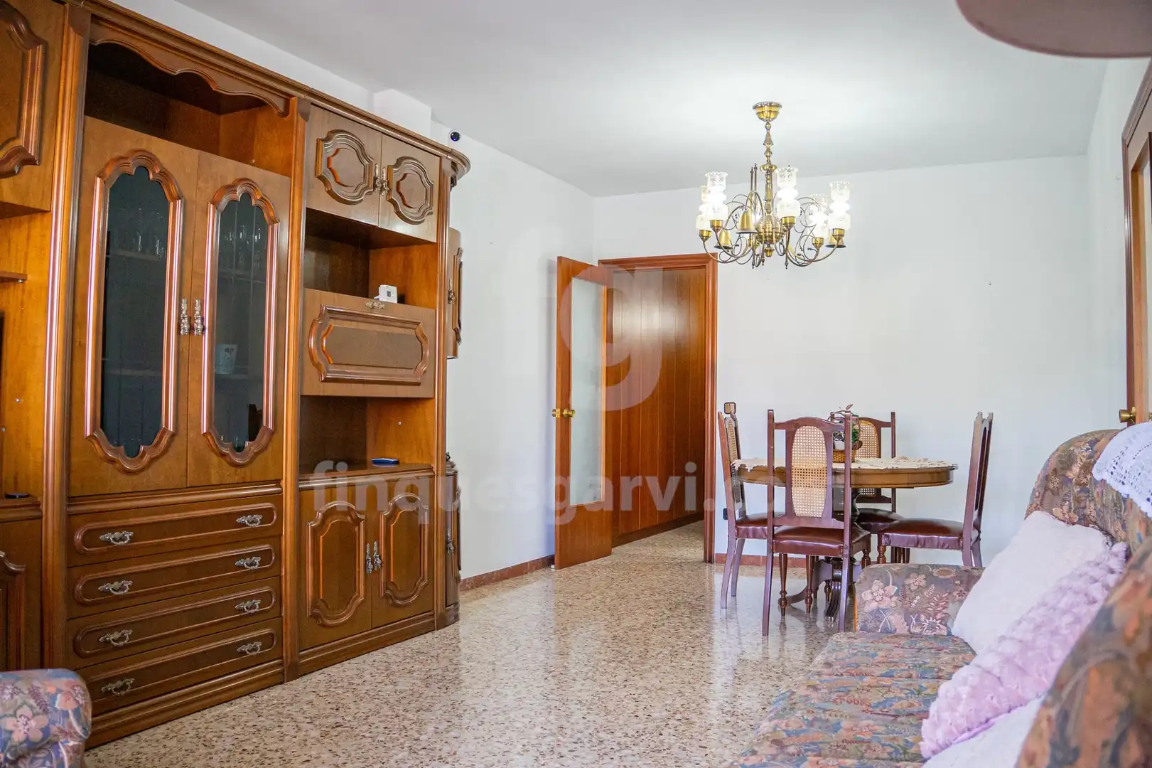 Sala de estar de Piso en venta en L'Hospitalet de Llobregat con Calefacción y Balcón