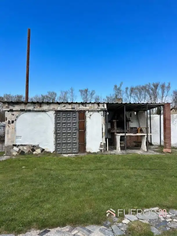 Vista exterior de Casa o chalet en venta en Medina de Pomar con Calefacción y Parquet