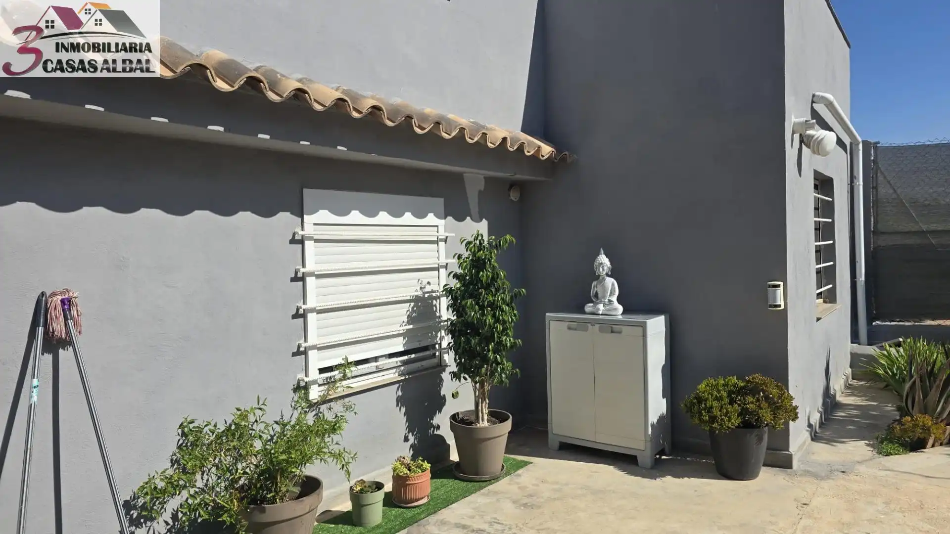 Garden of Houses for sale in Paterna  with Swimming Pool